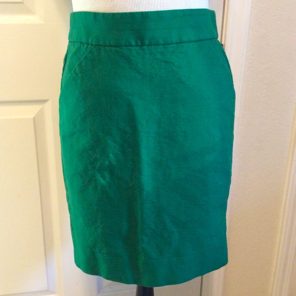 J. Crew The pencil skirt mini length basic green 100% cotton with pockets 4P